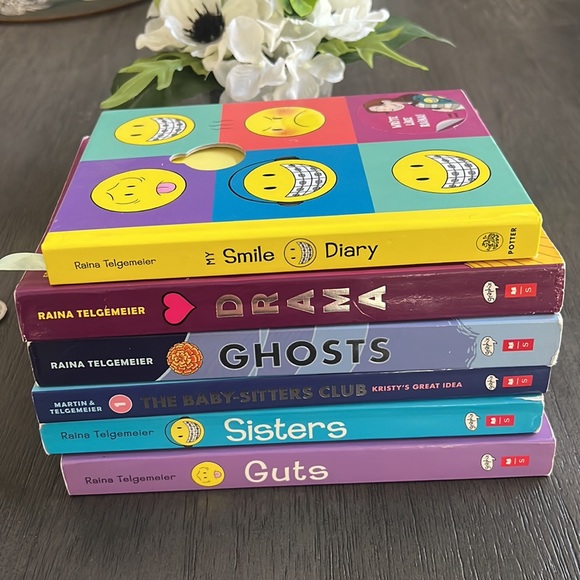 Raina Telgemeier Young Adult/Tween Book Bundle - Picture 3 of 7